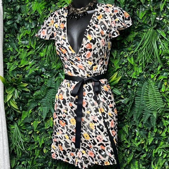 Hutch Romper Shorts Size 8 Tan Leopard‎ Print Jumpsuit Short Sleeve Belted 3288 - Picture 6 of 9